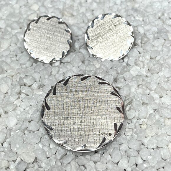 Vintage Sterling Silver Screw-Back Earrings & Brooch Signed Wells - Picture 1 of 7